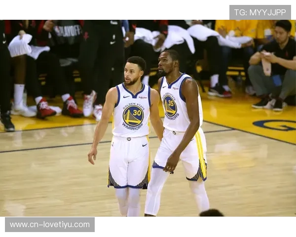 勇士雷霆明日对决伤病潮库里出战成疑哈滕追梦等十人缺席左右胜负