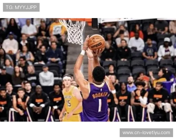 湖人内线失守对决活塞惨遭30分差距 艾顿仅得2篮板表现低迷