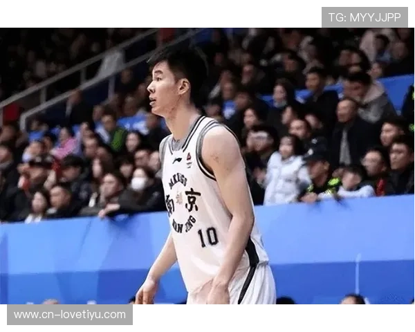 郭昊文砍下22分7助 马内克三分球5中10贡献20分带队获胜